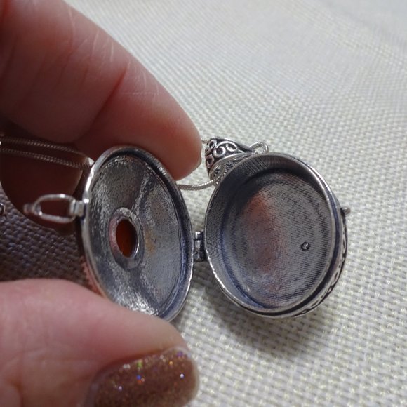 Elegant "CARNELIAN" Filigree Handmade Sterling Locket/Chain #521B - Picture 3 of 4